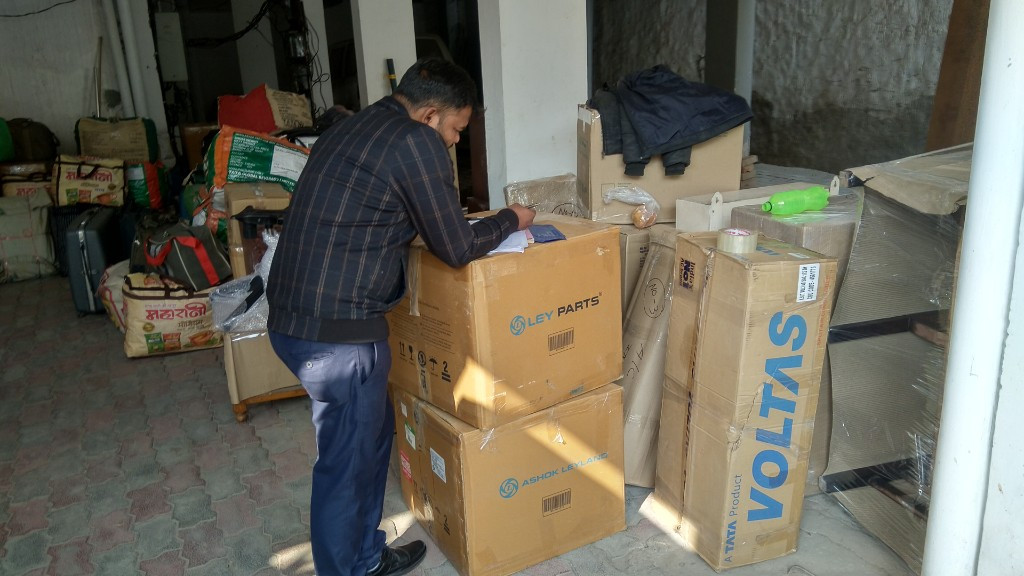 Photo by Saad Saeed of National Removals - Large