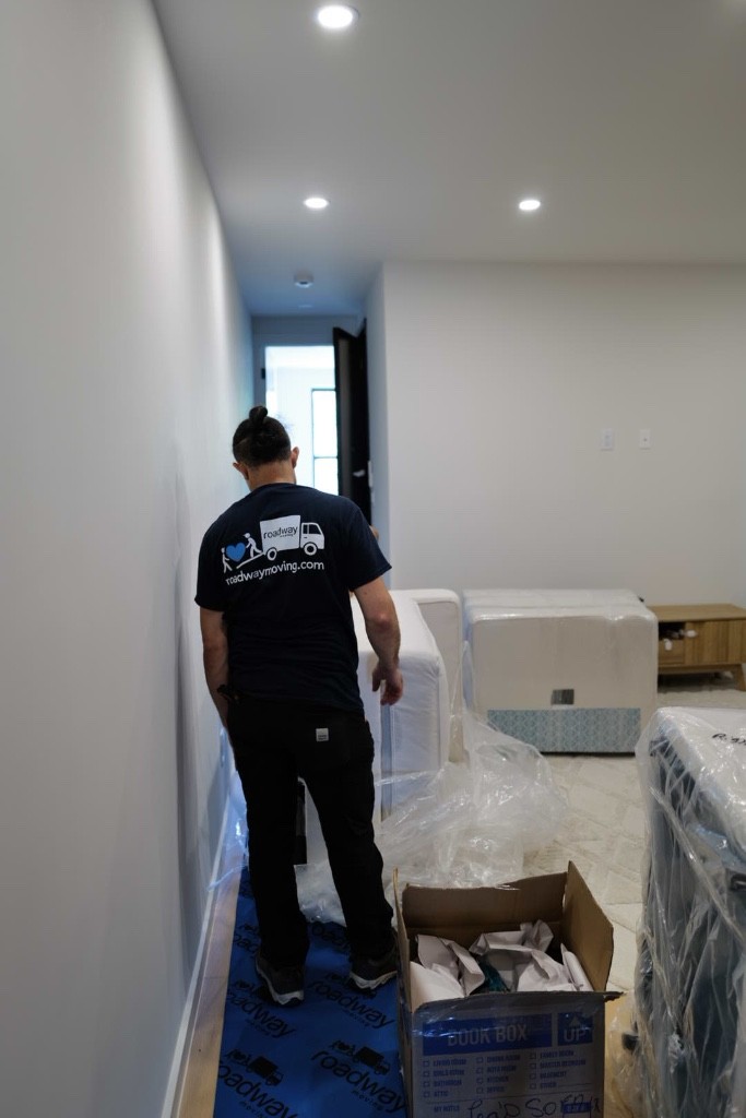 Photo by Chris Ngu of Roadway Moving - Large