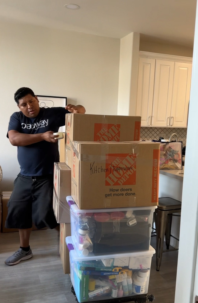 Photo by Kate Steinberg of Roadway Moving - Large