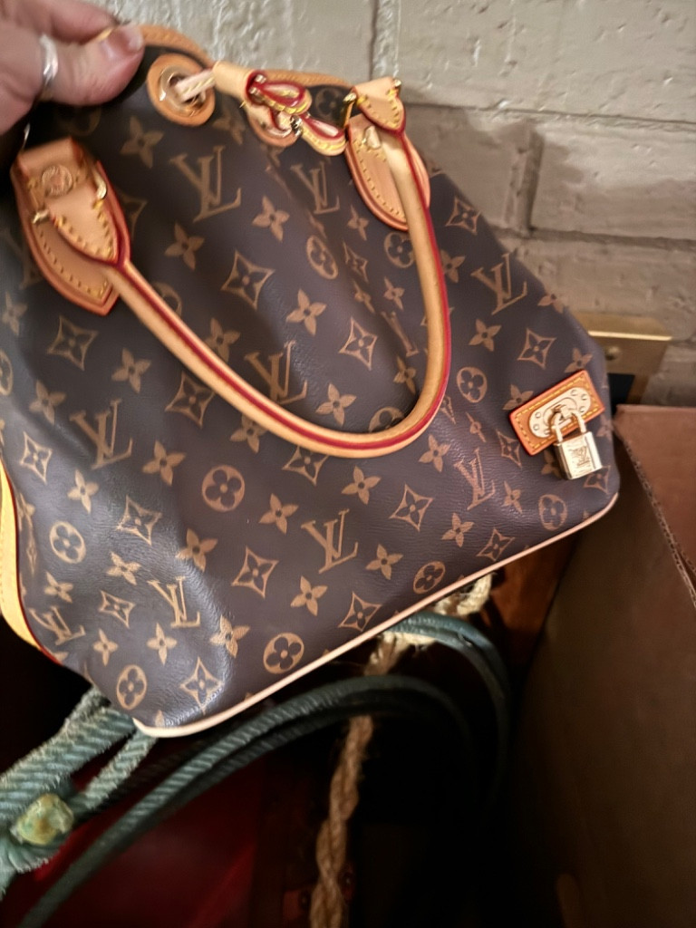 Photo by Jourdan Miller of Easy Moving Company - Large