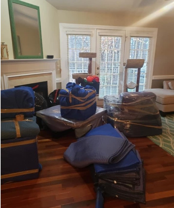 Photo by Lauren Sissel of Pegasus Vanlines  - Large