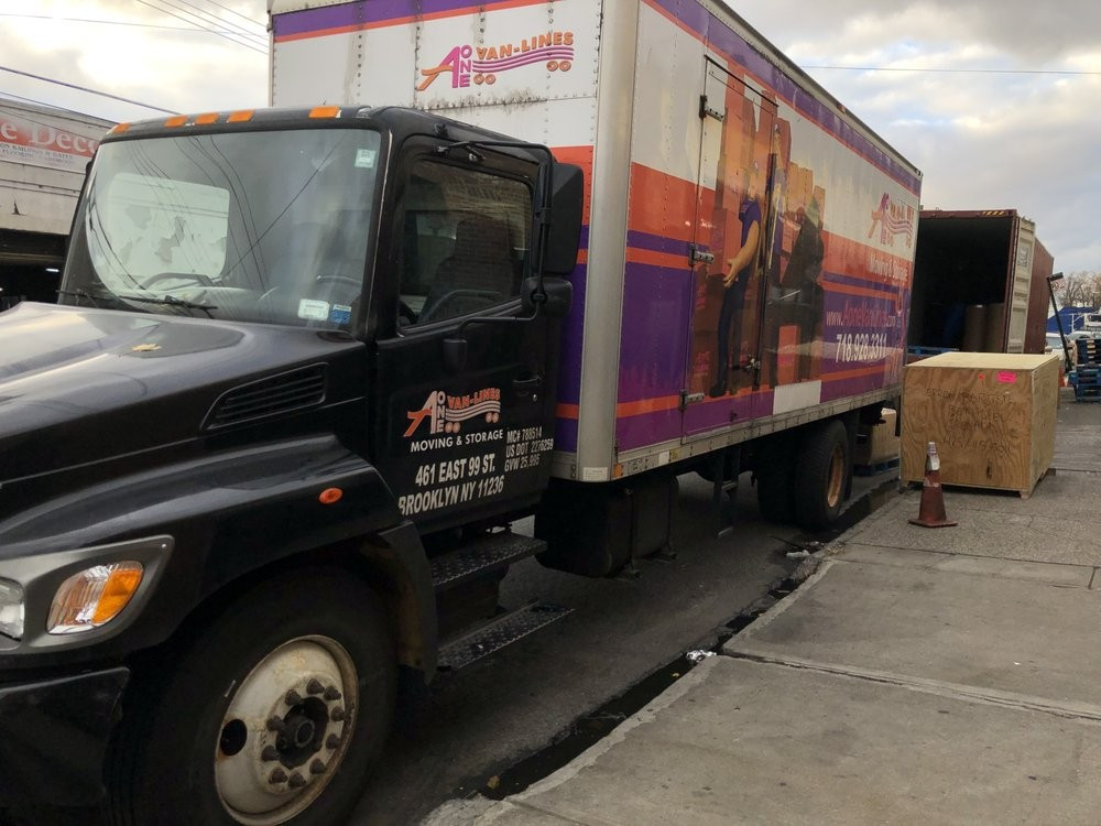 Photo by Valentin Wanzer of A One Van Lines - Large