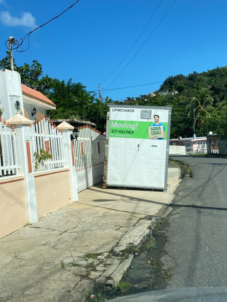 Photo by Ferrer of U Pack - Large