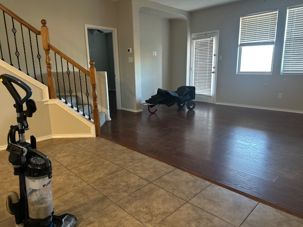 Second photo by Mike Nwanekpe of Safe Ship Moving Services - Large