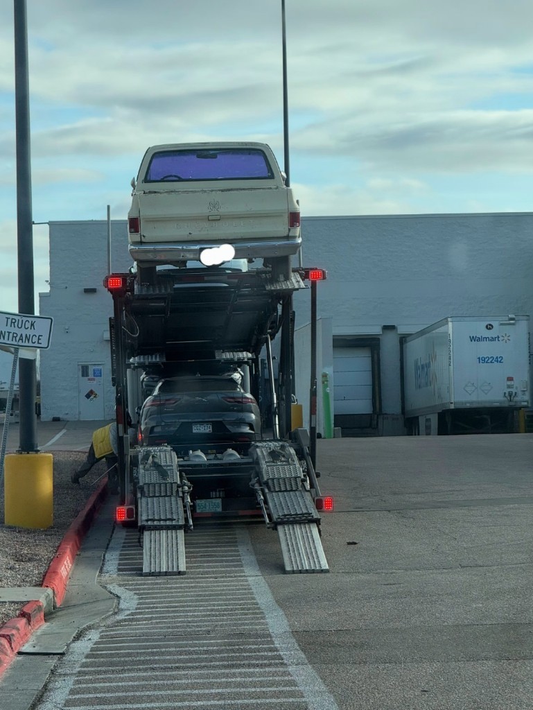 Photo by Nancy Maldonado of Sonic auto transport - Large