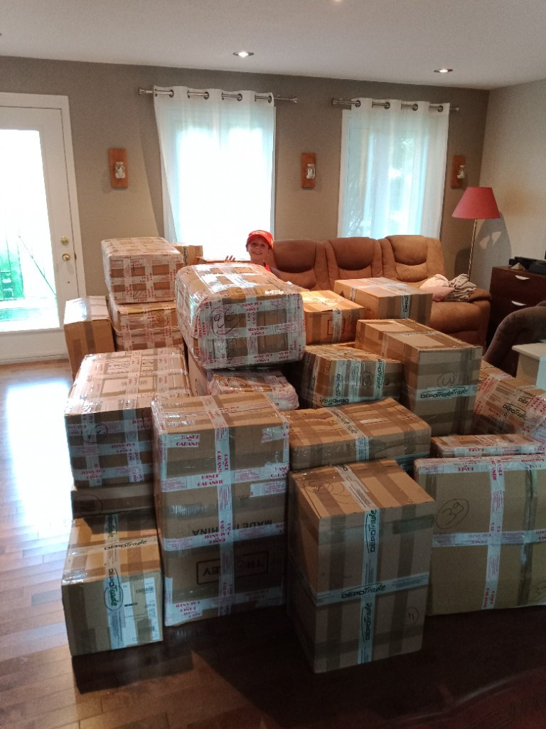 Photo by Florian Belleteste of Brytor International Moving - Large