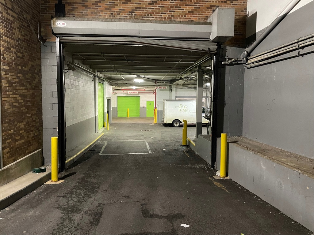 Second photo by Larry Johnson of 500 Move - Large