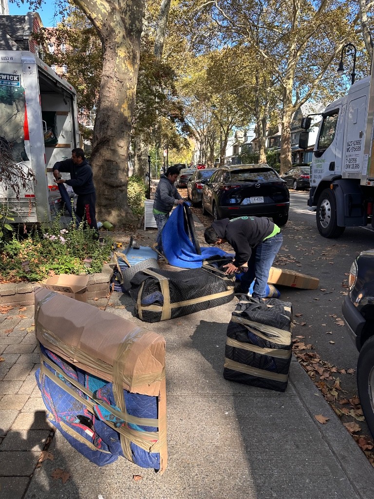 Second photo by Susan Siegel of Safe Ship Moving Services - Large