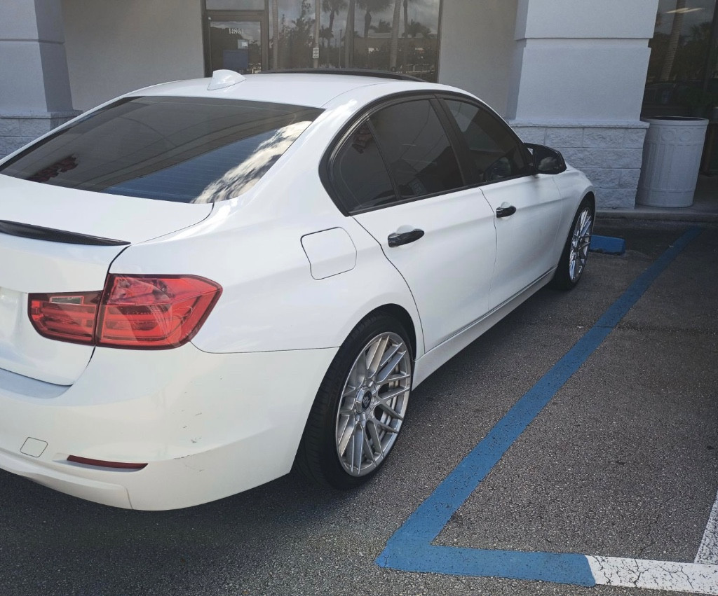 Photo by Michelle Helou of Sonic auto transport - Large