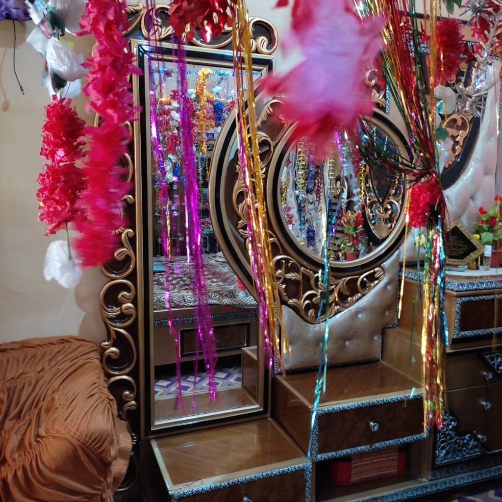 Second photo by Faheem Wagha of Discount Movers - Large