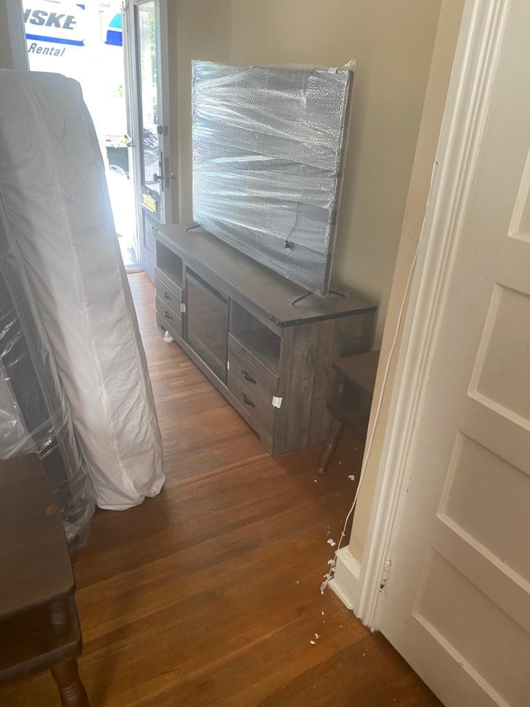 Second photo by Ellen Pinker of Atlantis Van Lines - Large