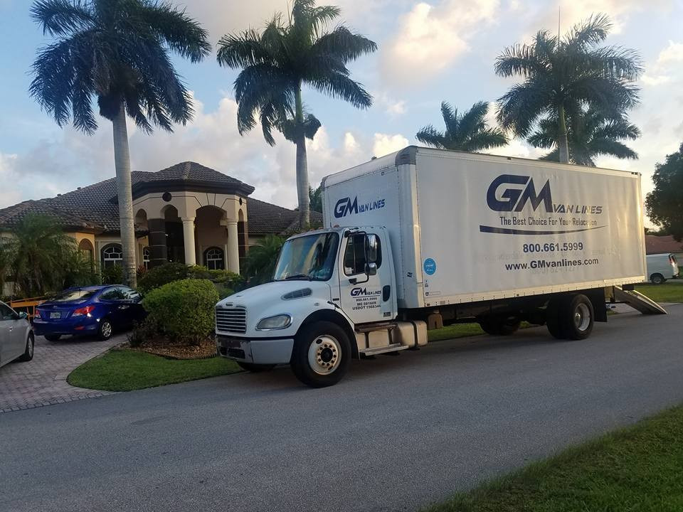 Photo by Alex Mm of GM Van Lines - Large