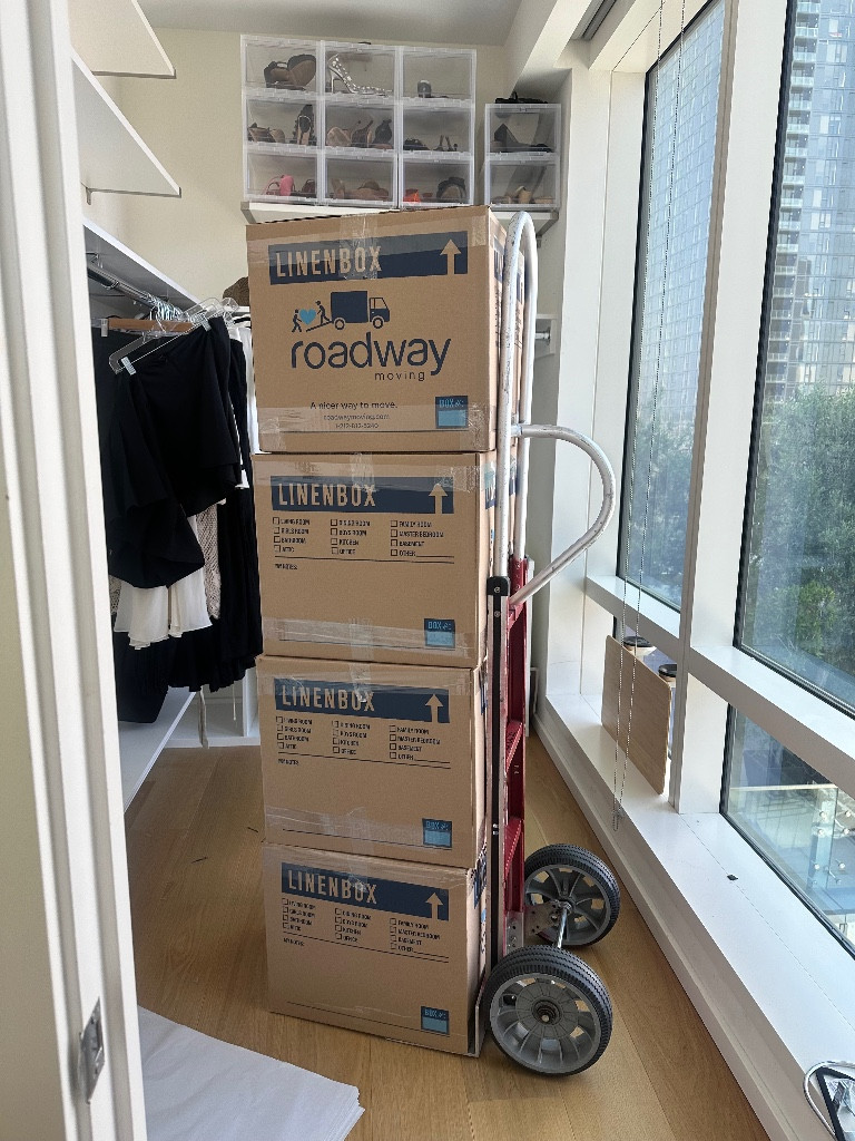 Photo by Liz Hernandez of Roadway Moving - Large