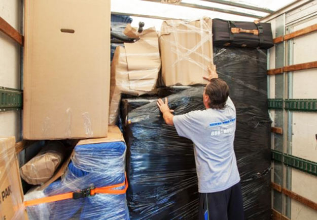 Photo by Amanda Thomson  of Miami Movers For Less - Large