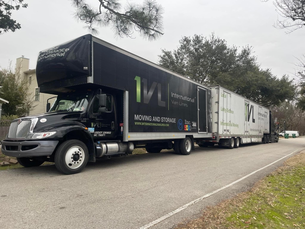 Photo by Earleen Beyer of International Van Lines - Large
