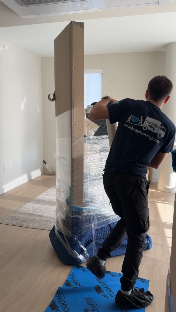 Photo by Jasmine Fajardo of Roadway Moving - Large