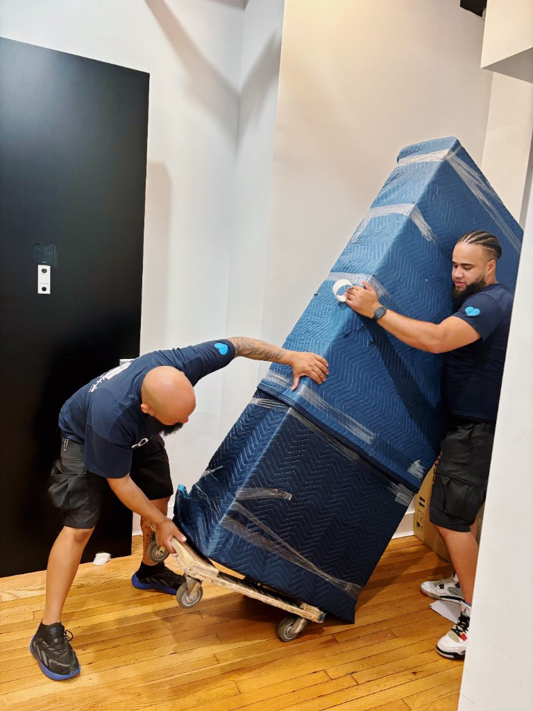 Photo by Sasha Sloan of Roadway Moving - Large