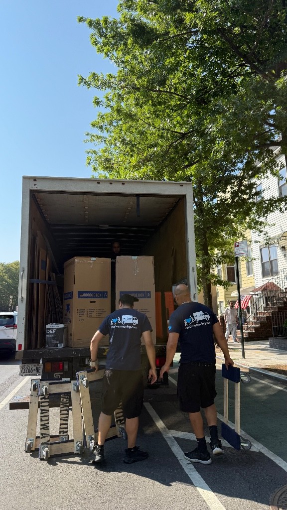 Second photo by Patricia Songco of Roadway Moving - Large