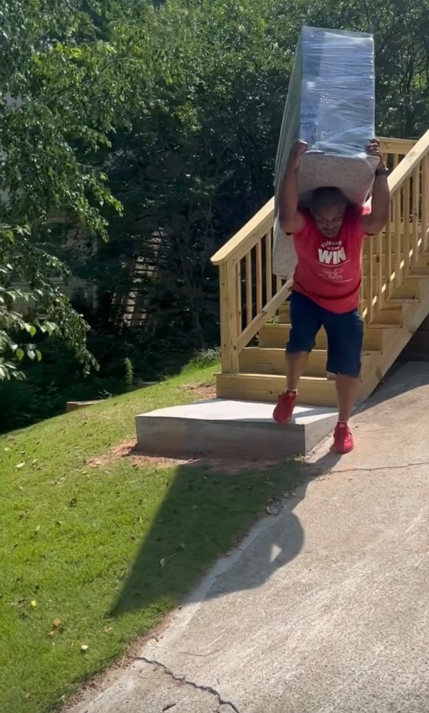 Second photo by Helen Crosby of United American Moving and Storage - Large