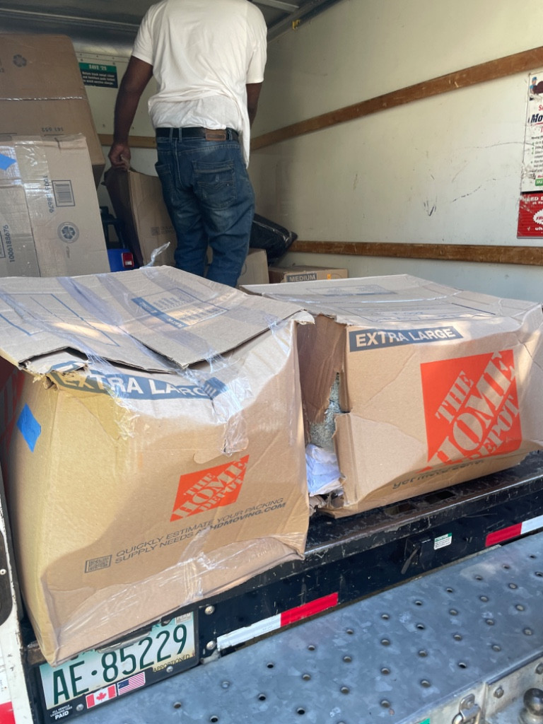 Photo by Sylvia Gonzalez of Trans Van Lines - Large