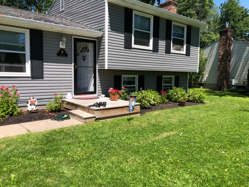 Photo by Andrea Johnson of J Medley Moving Helpers - Large