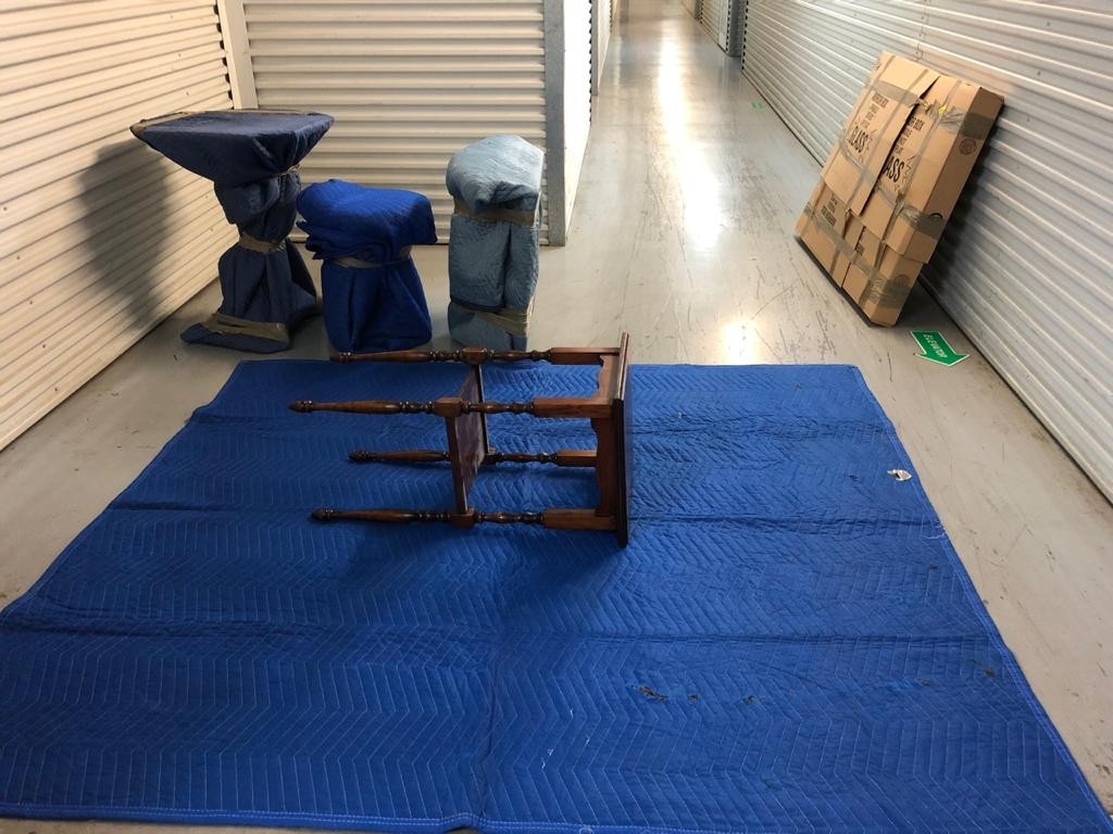 Second photo by Diana Bartoli of American Star Movers - Large