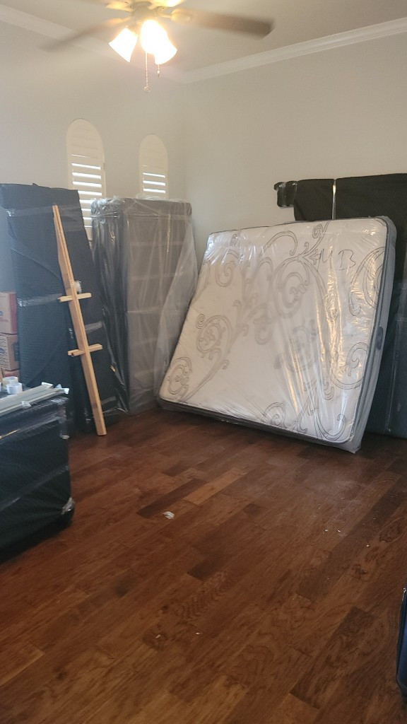 Photo by Chlomi Ohana of Texas Movers Group - Large