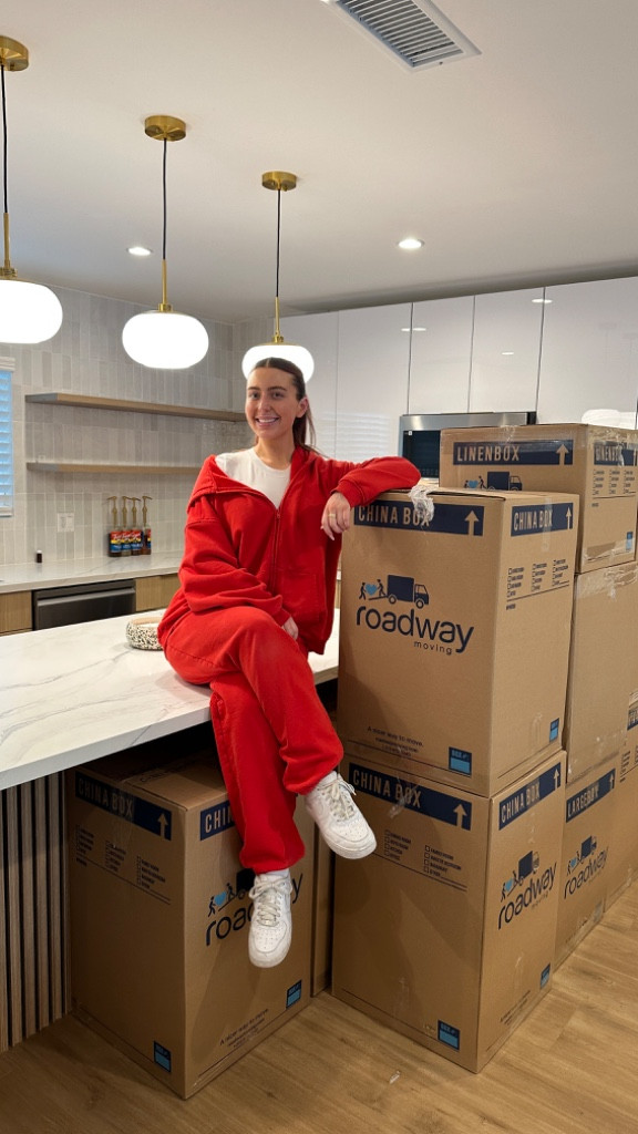 Photo by Alexis Oakley of Roadway Moving - Large