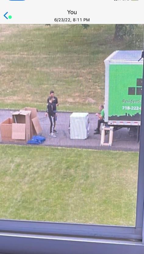 Photo by Michael Nisnevich of Dumbo Moving and Storage - Large