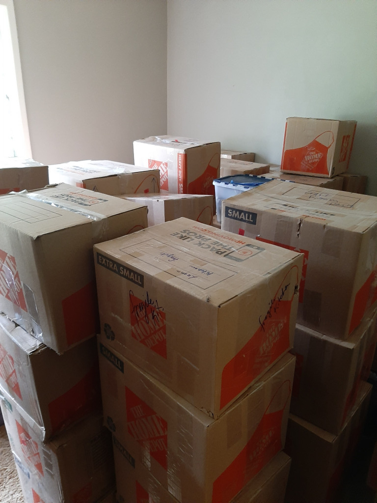 Second photo by Luann Kelly of Oasis Moving and Storage - Large