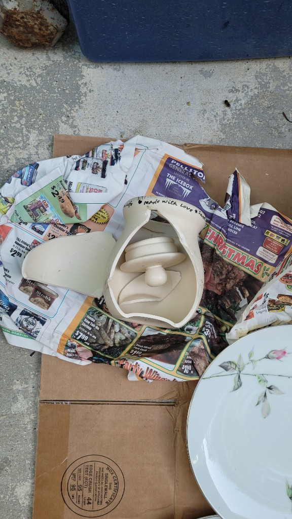 Second photo by Mia Kennedy of Right A-Way Movers - Large