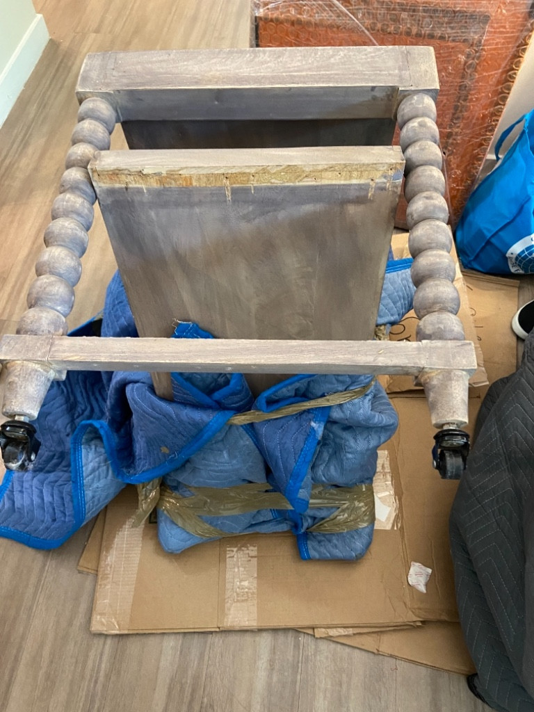 Second photo by Larissa Pena of Moving Relocation Systems - Large