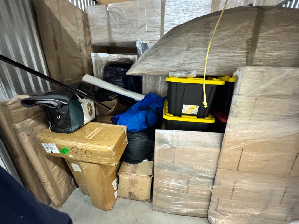 Photo by Ugo Mozie Ii of Roadway Moving - Large