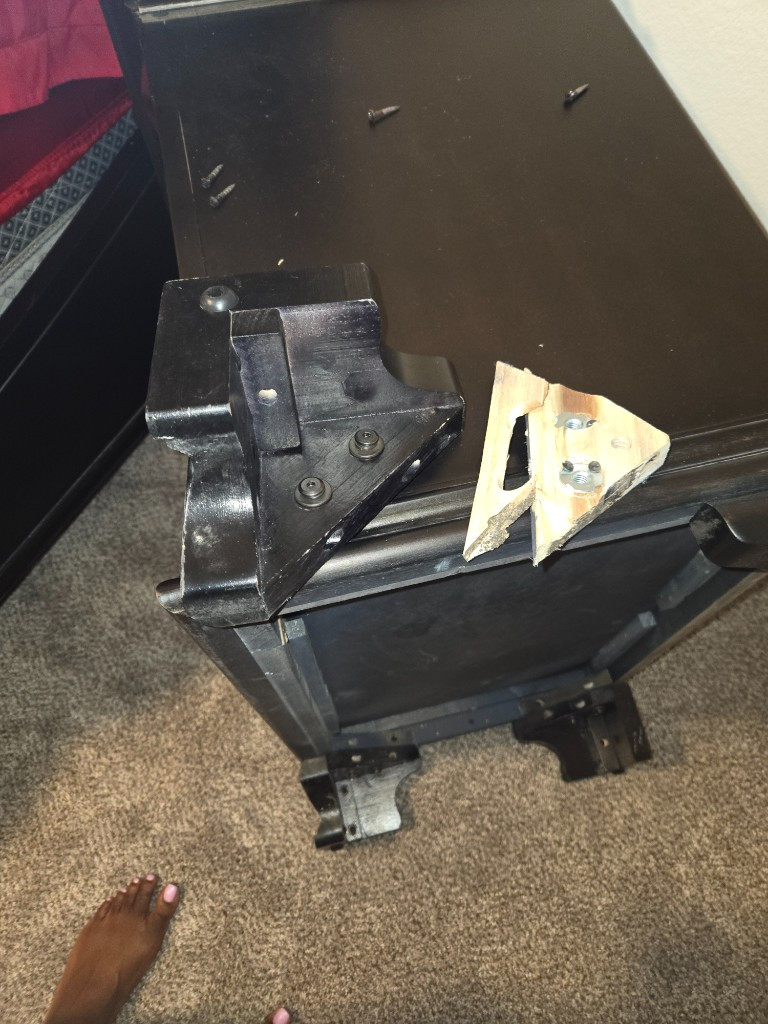 Second photo by Natasha Cee of Eden's Moving Services Inc. - Large