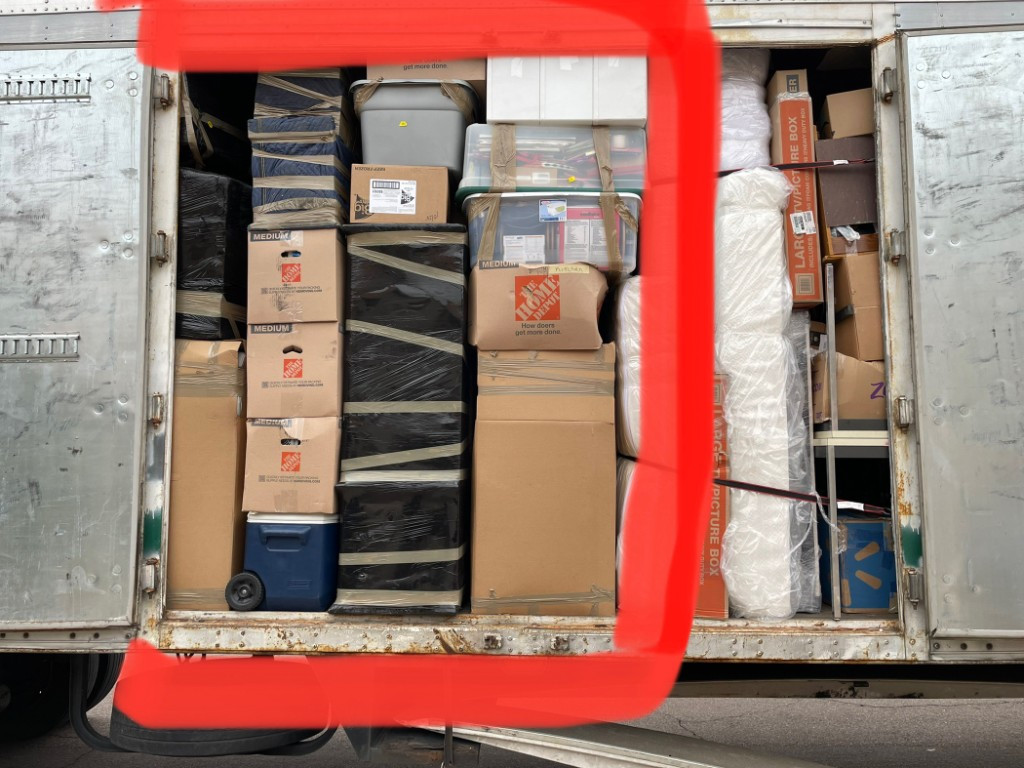 Photo by Geo Formenti of Standard Van Lines - Large