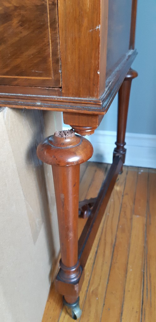 Second photo by Maureen Hatzinikolaou of Number 1 Movers - Large