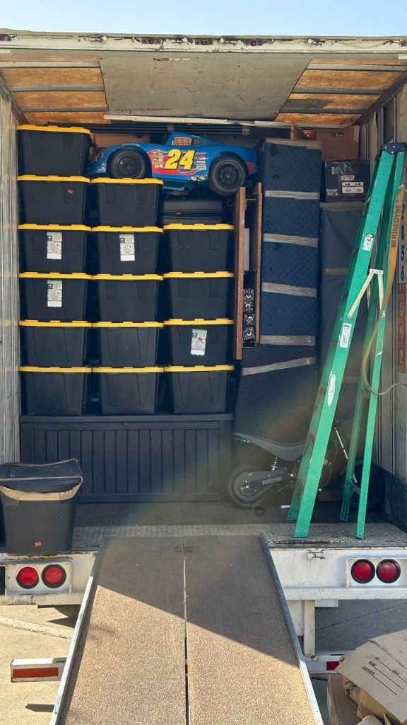 Photo by Larry Valenzuela of MidAmerican Moving - Large