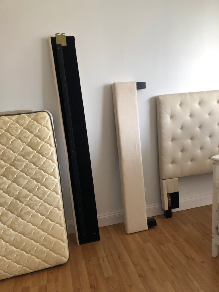 Second photo by Vera Ribeiro of Safebound Moving & Storage - Large