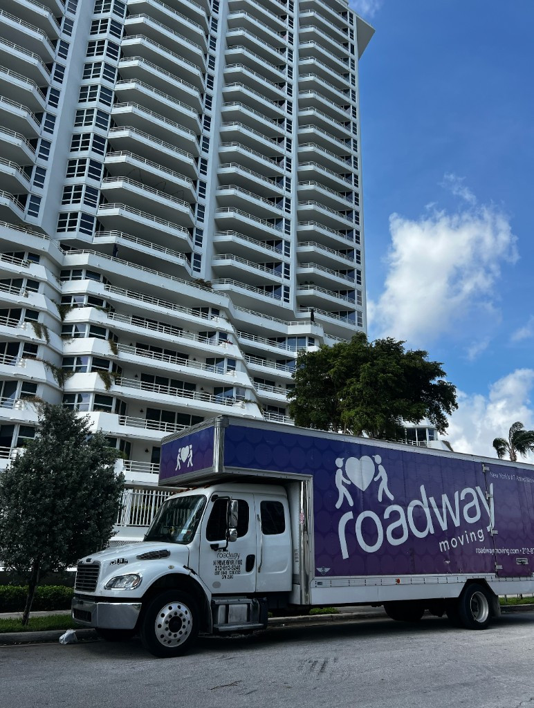 Second photo by Alina Benun of Roadway Moving - Large