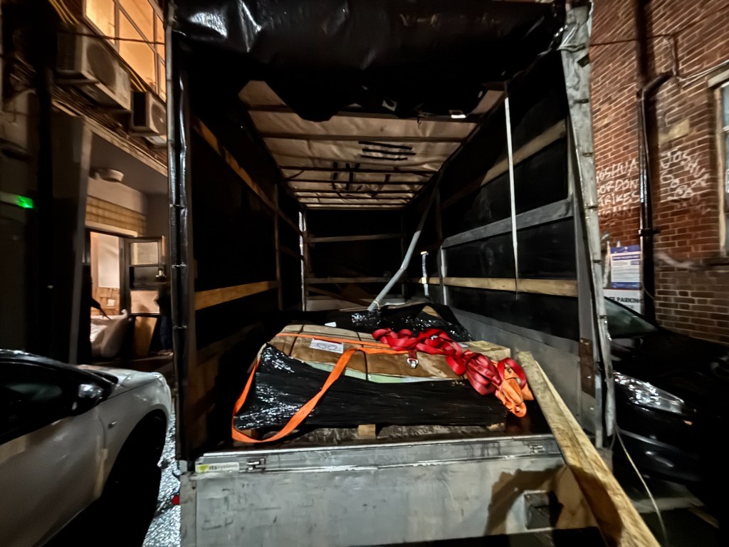 Photo by David Moya of VanOne - Large