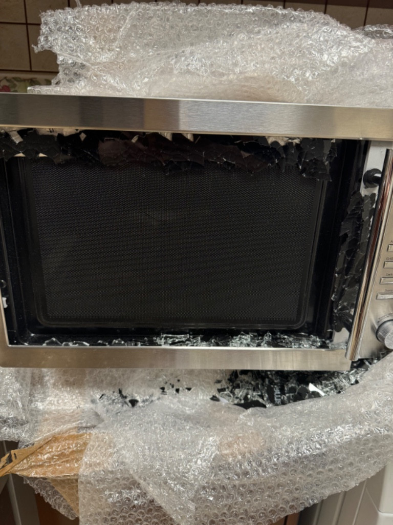 Photo by Alexandra Bondarenko of PSS International Removals - Large