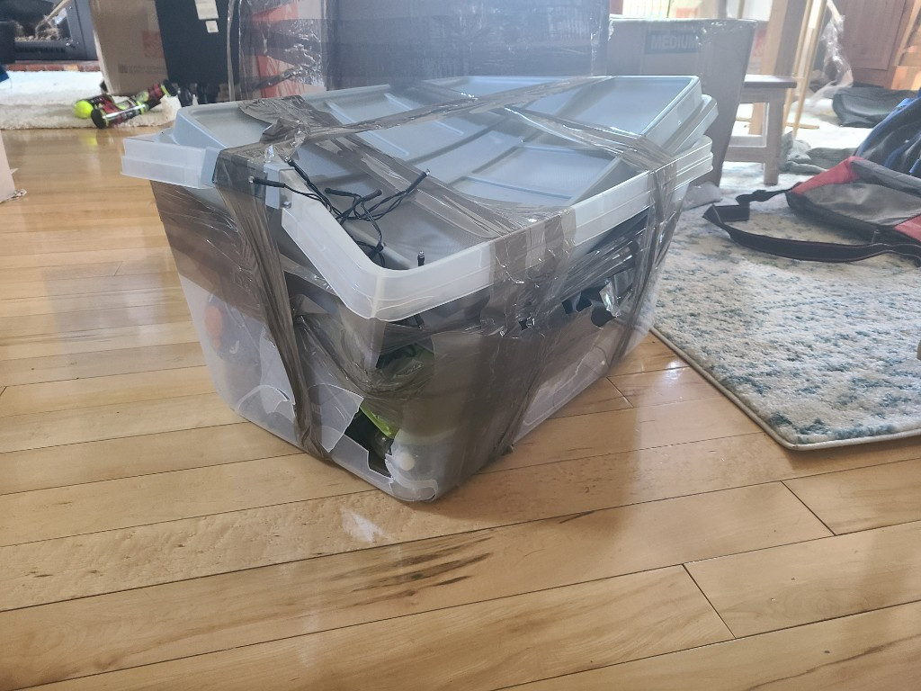 Photo by Viviane Crosthwaite of Luxury Van Lines - Large