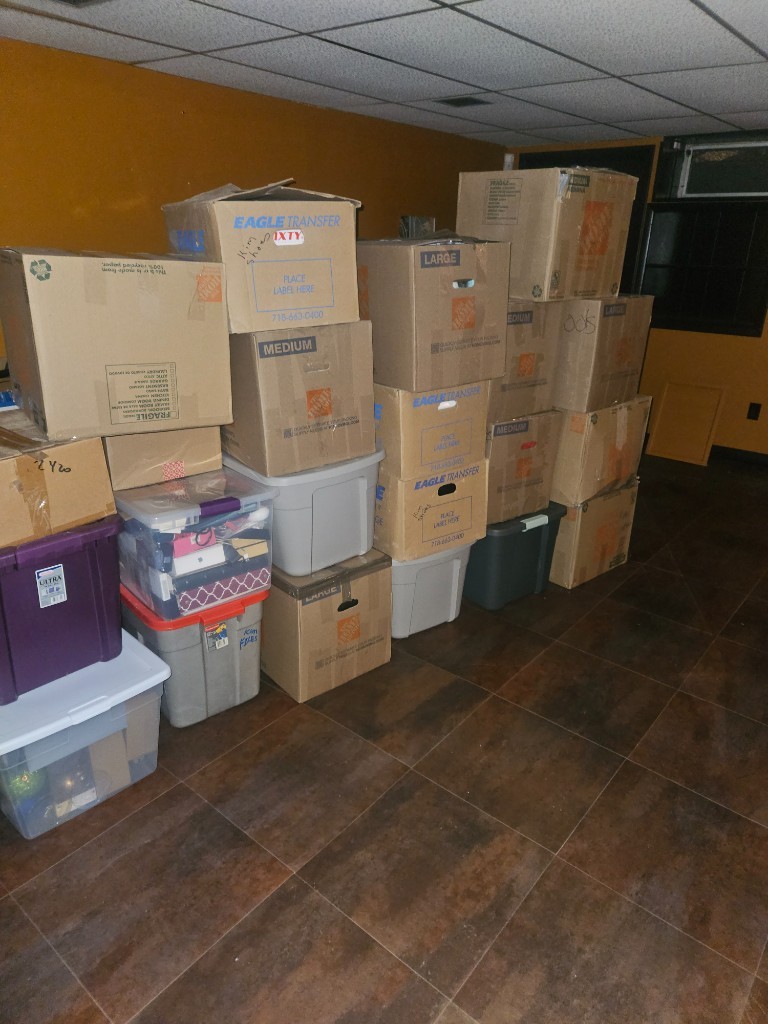 Photo by Kimesha Fieldings of Dumbo Moving and Storage - Large