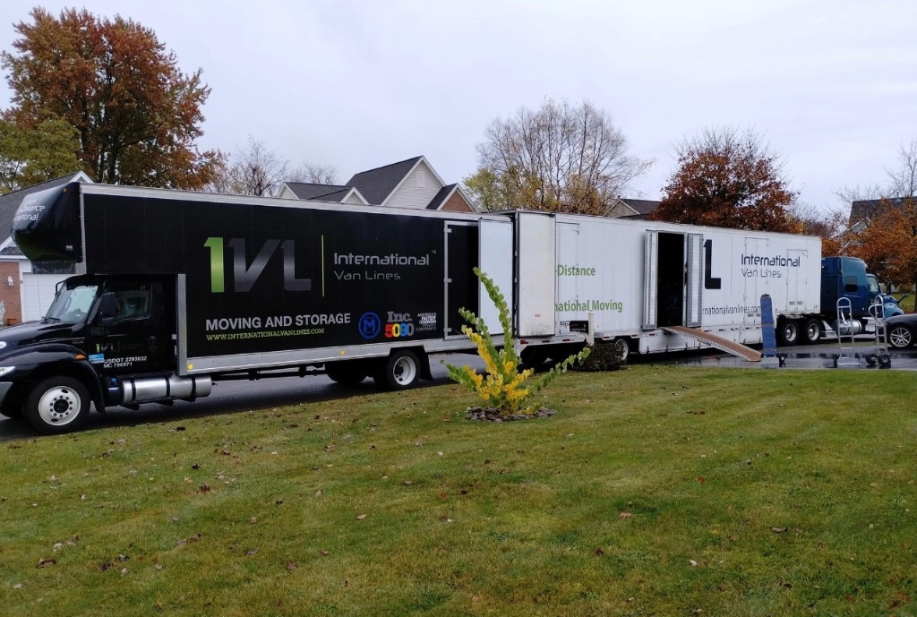 Photo by Lonny Burnette of International Van Lines - Large