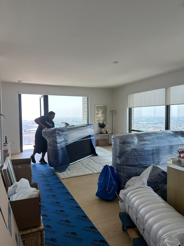 Photo by Aysha Harun of Roadway Moving - Large