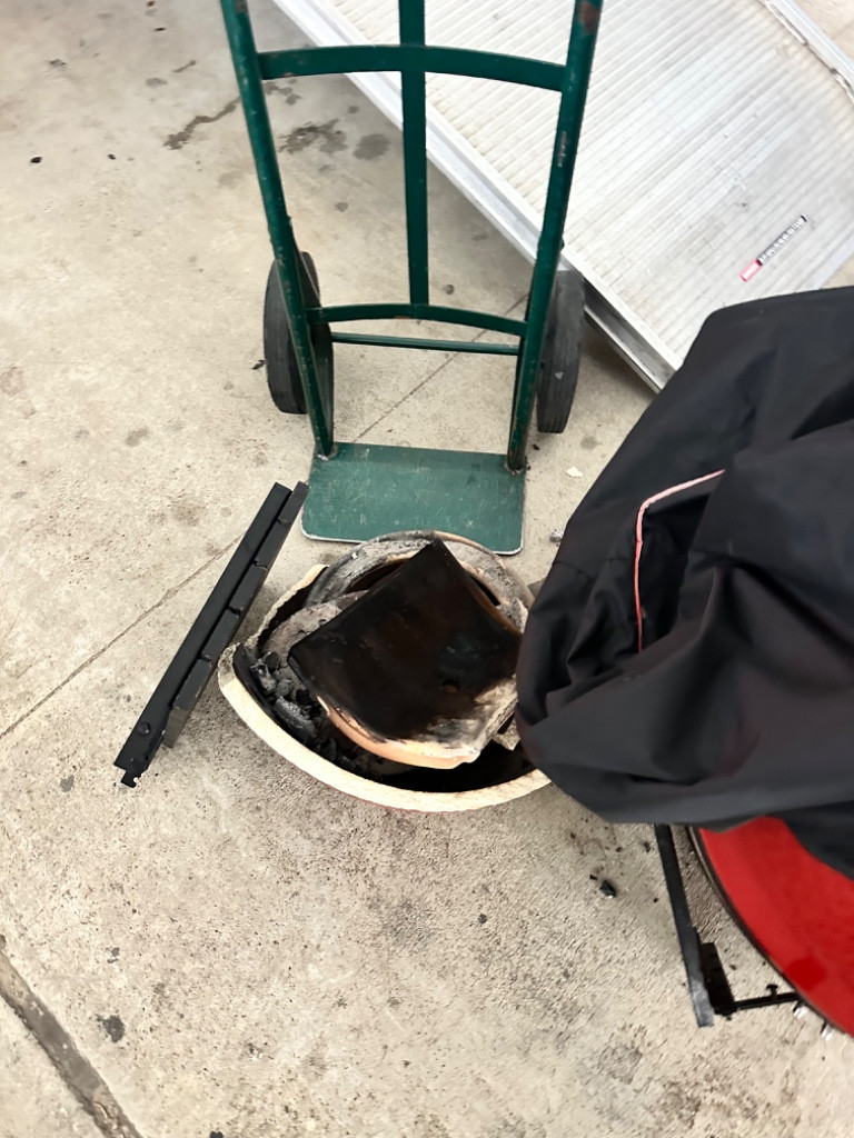 Second photo by Luis Luna of Carter Moving and Delivery - Large