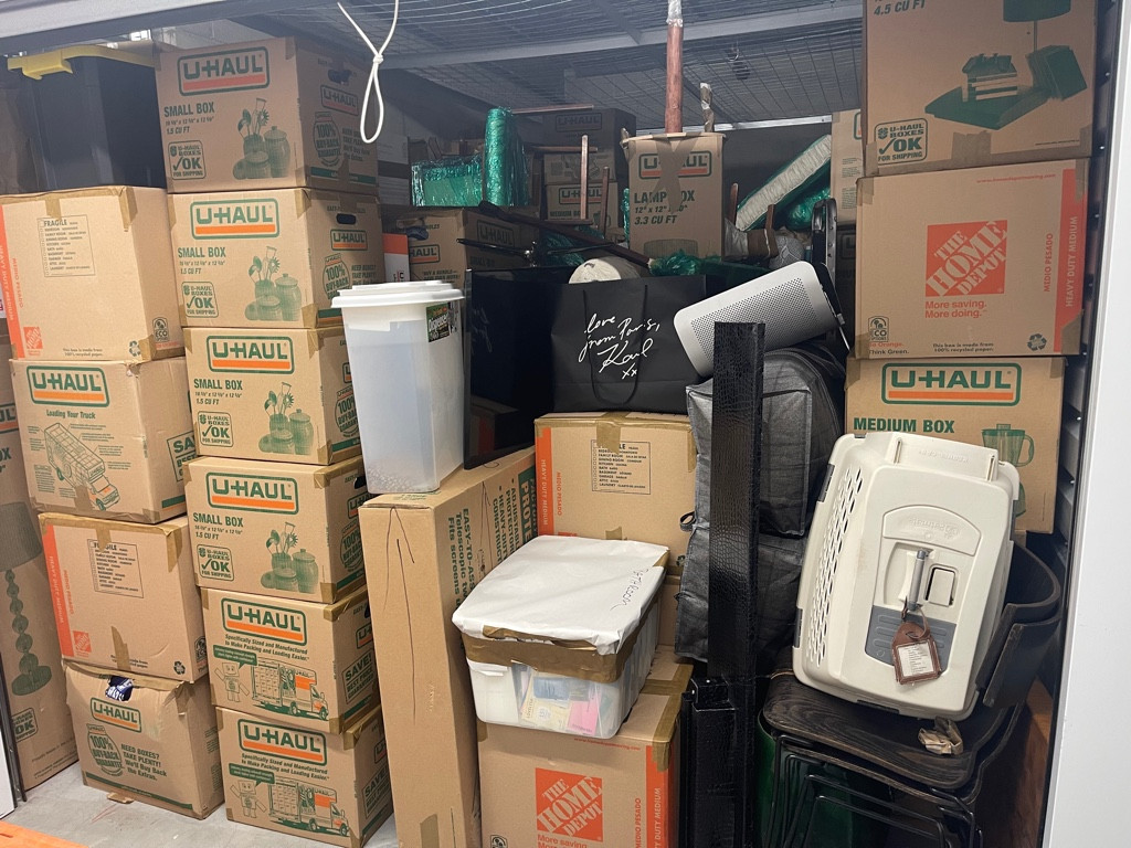 Photo by Patrick Charles of Chas Movers - Large