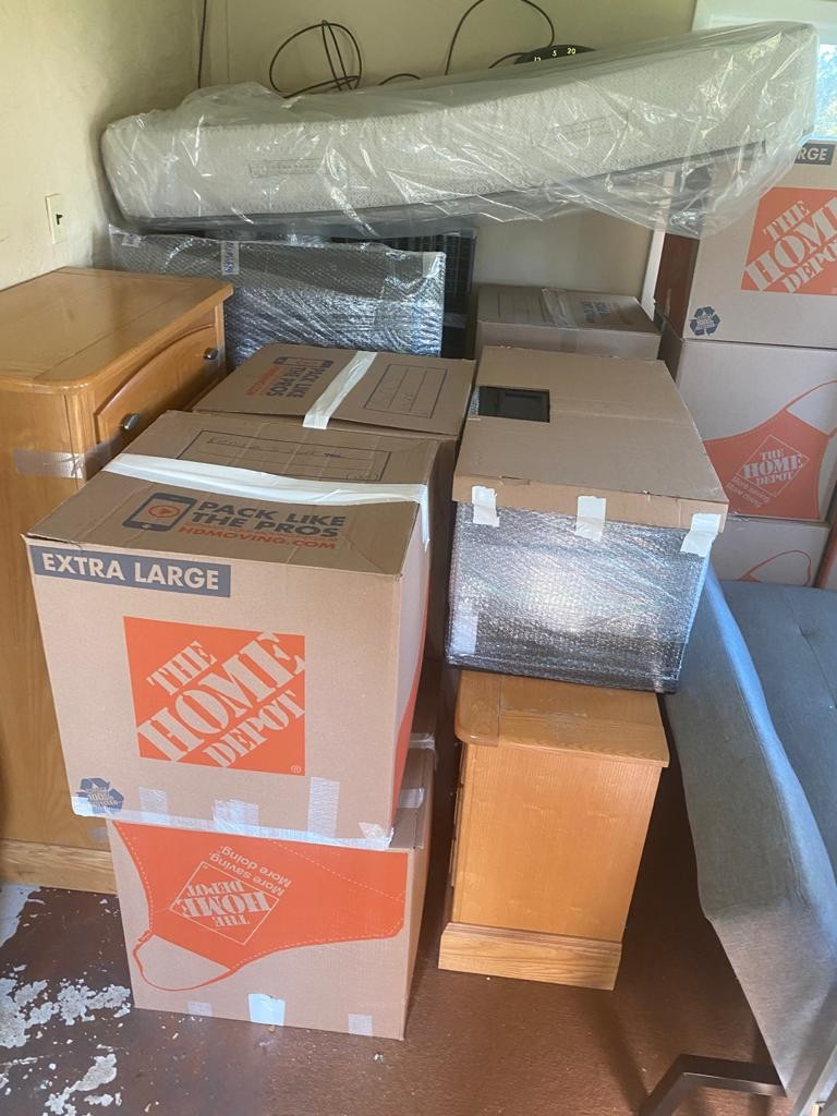 Photo by Ellen Pinker of Atlantis Van Lines - Large