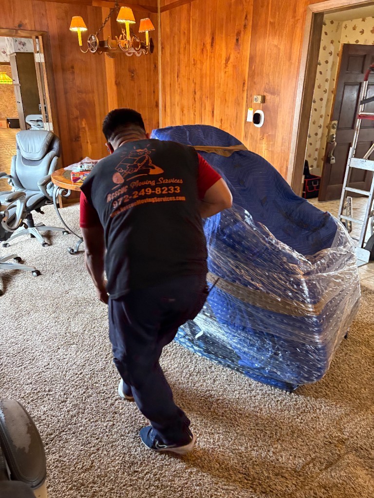 Photo by Jackeline Oxford of Rescue Moving Services - Large