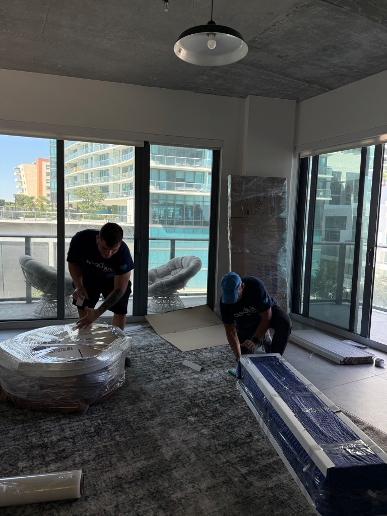 Photo by Luis Fernando of Roadway Moving - Large